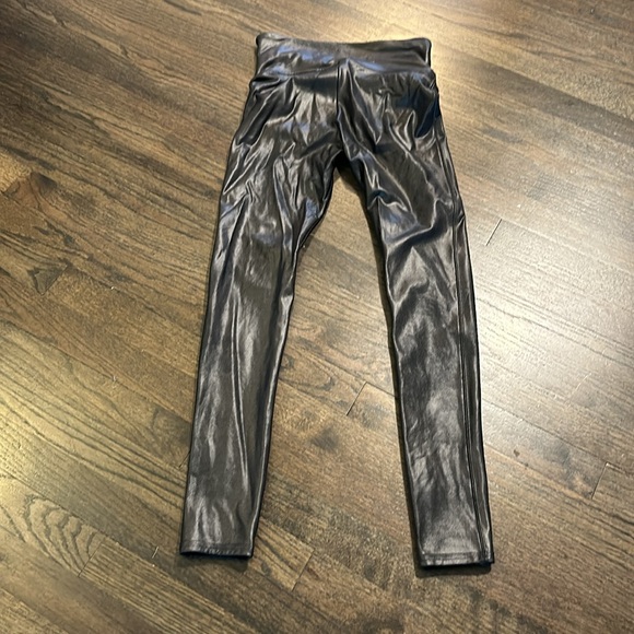 Spanx Black Faux Leather Leggings Medium M VGUC - Picture 6 of 6